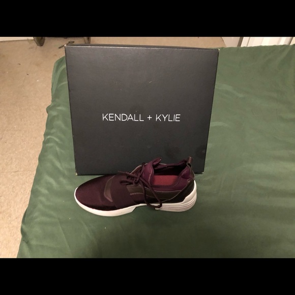 Kendall and Kyle sizes 8 - Picture 1 of 2